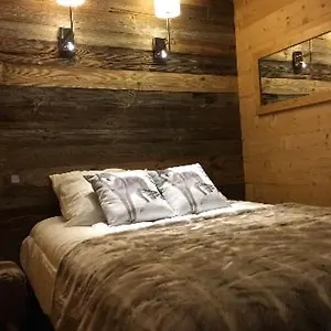 De Mae Apartment